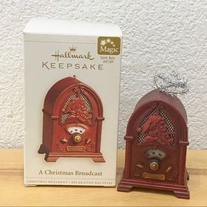 2006 Hallmark Keepsake A Christmas Broadcast Magic Sound Music Light Ornament